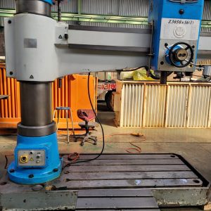 ZJ Mode l Z3050 x 16 (1 ) Radial Arm Drill